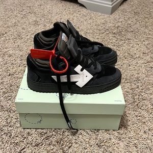Off-White size 39 shoes gently worn